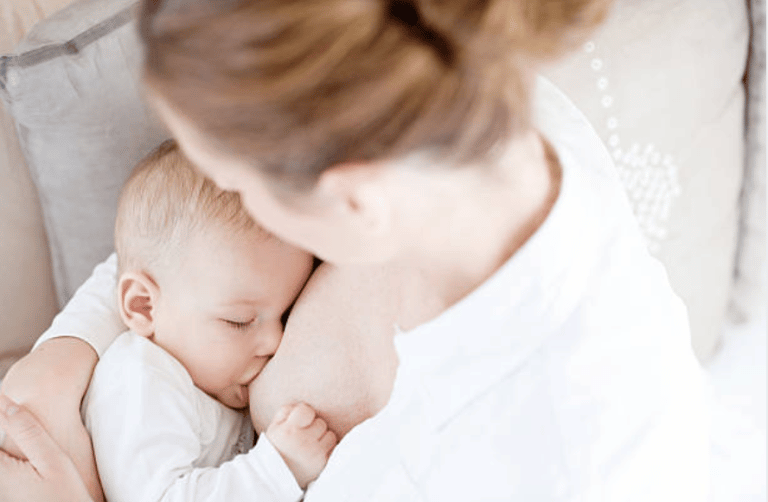 allaitement allaiter sein bébé allaitement implants mammaires
