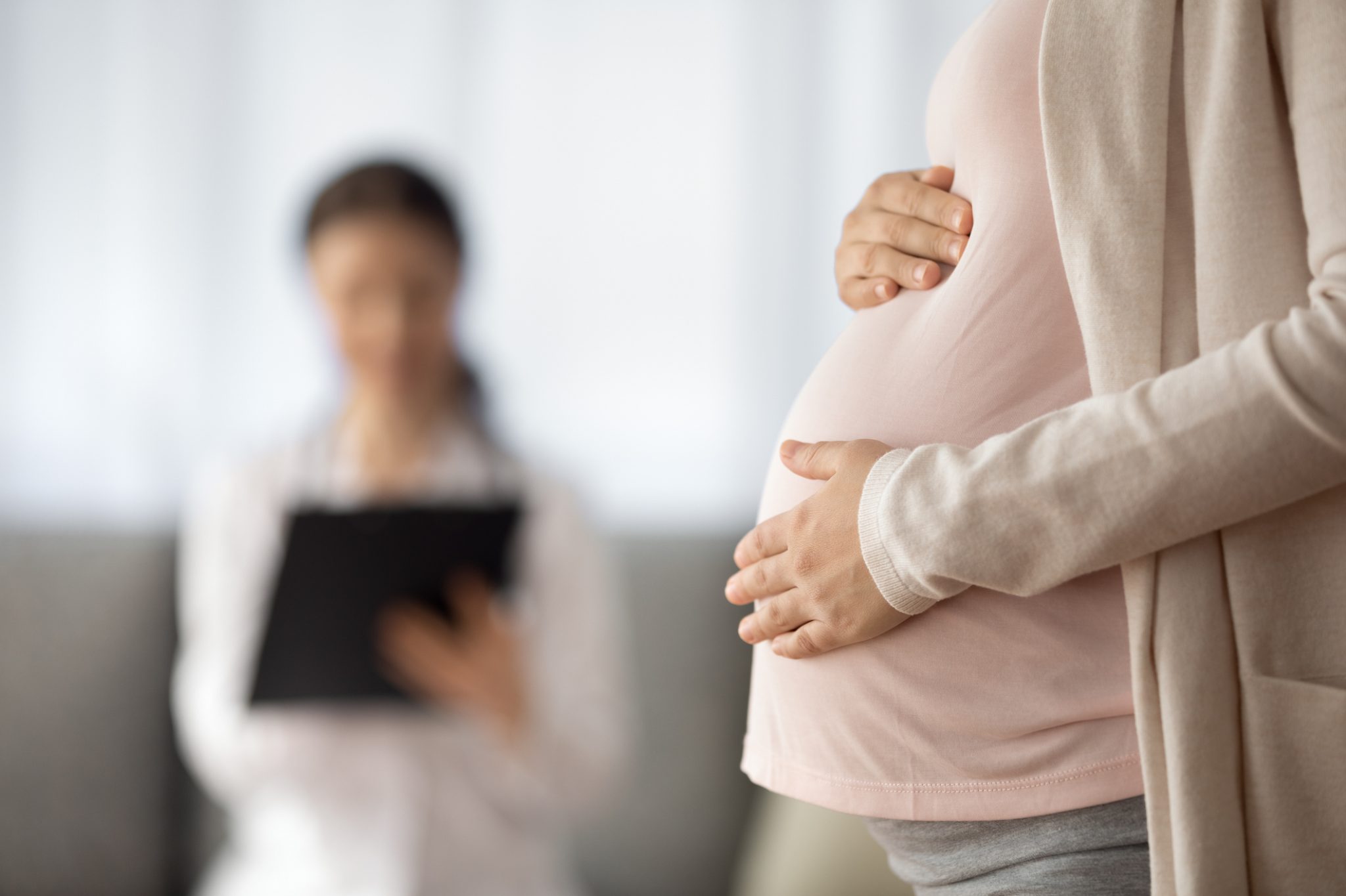 Les 7 examens clés du suivi de grossesse : à quoi servent-ils vraiment et comment bien s’y préparer à chaque étape