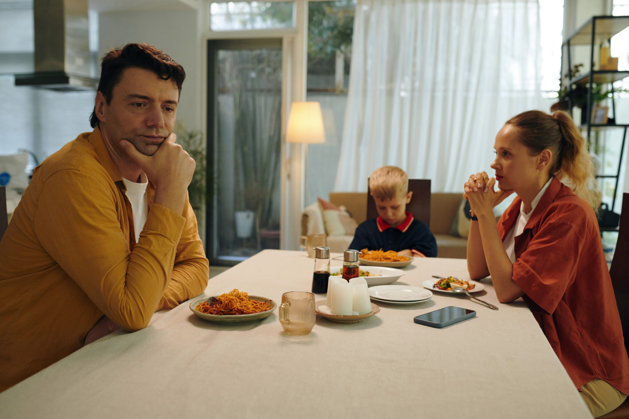 Pourquoi tout le monde s’énerve au moment de passer à table le soir ?
